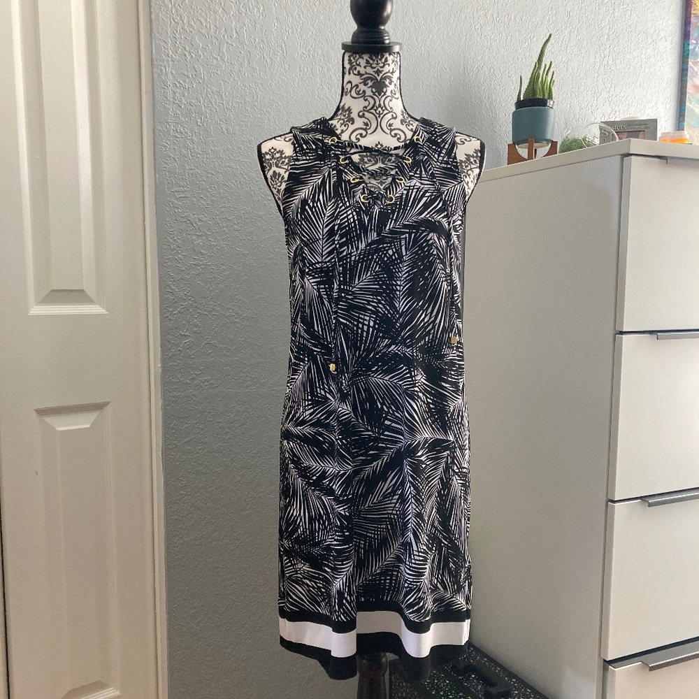 MICHAEL KORS Sleeveless Black and White Palm Print Dress